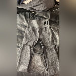 Black & Gray pink leggings.